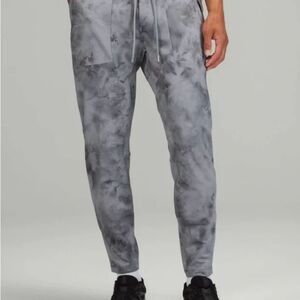 Lululemon Textured Tech Pant - Men's Size Large - Grey Tie-Dye Print
